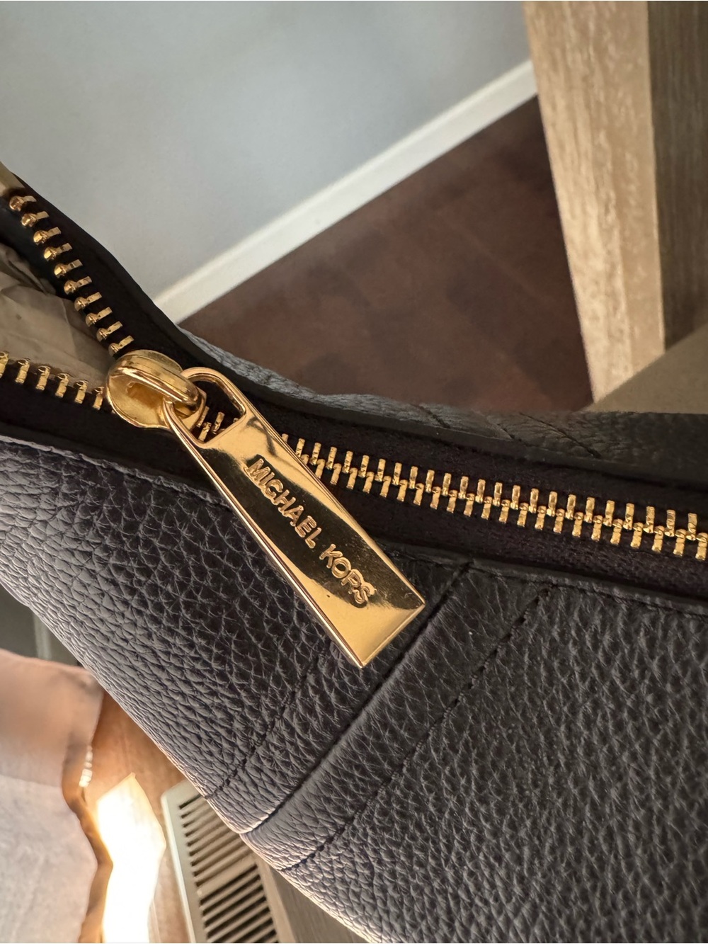 Michael Kors Black Pebbled Leather “Aria” Large Shoulder Bag/Crossbody - Picture 3 of 10